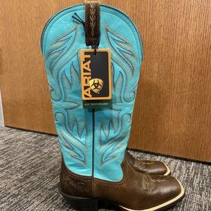 *NEW* Womens Blue Ariat Cowboy/Cowgirl Boots Size: 6.5B - 10014174